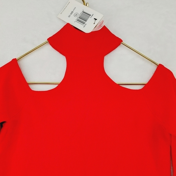 NEW Cyrus Red Rayon Blend Turtleneck Cold Shoulder Sweater P2978 - Picture 2 of 8